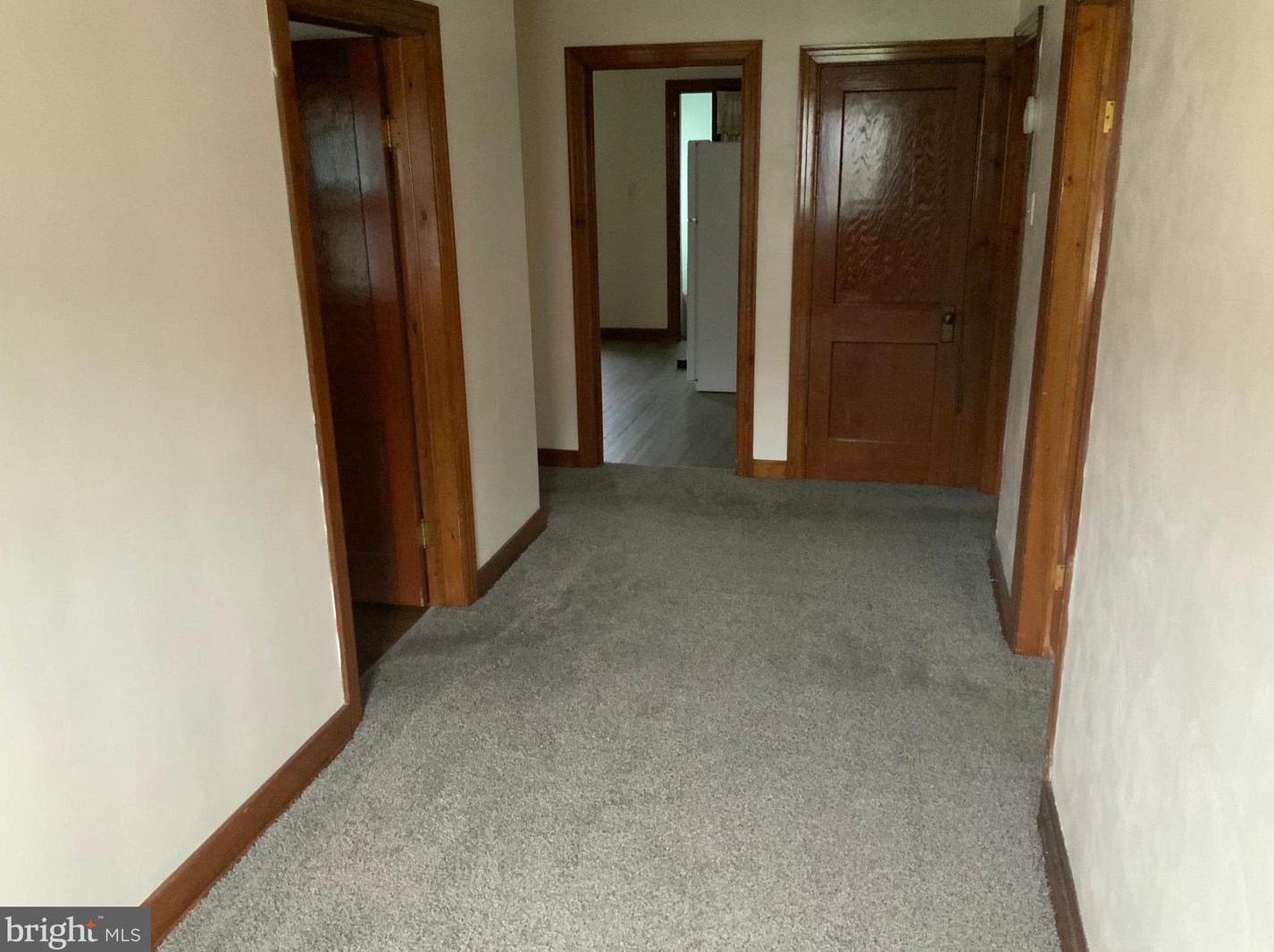 521 E Broad St #apt 2, Hometown, PA 18252