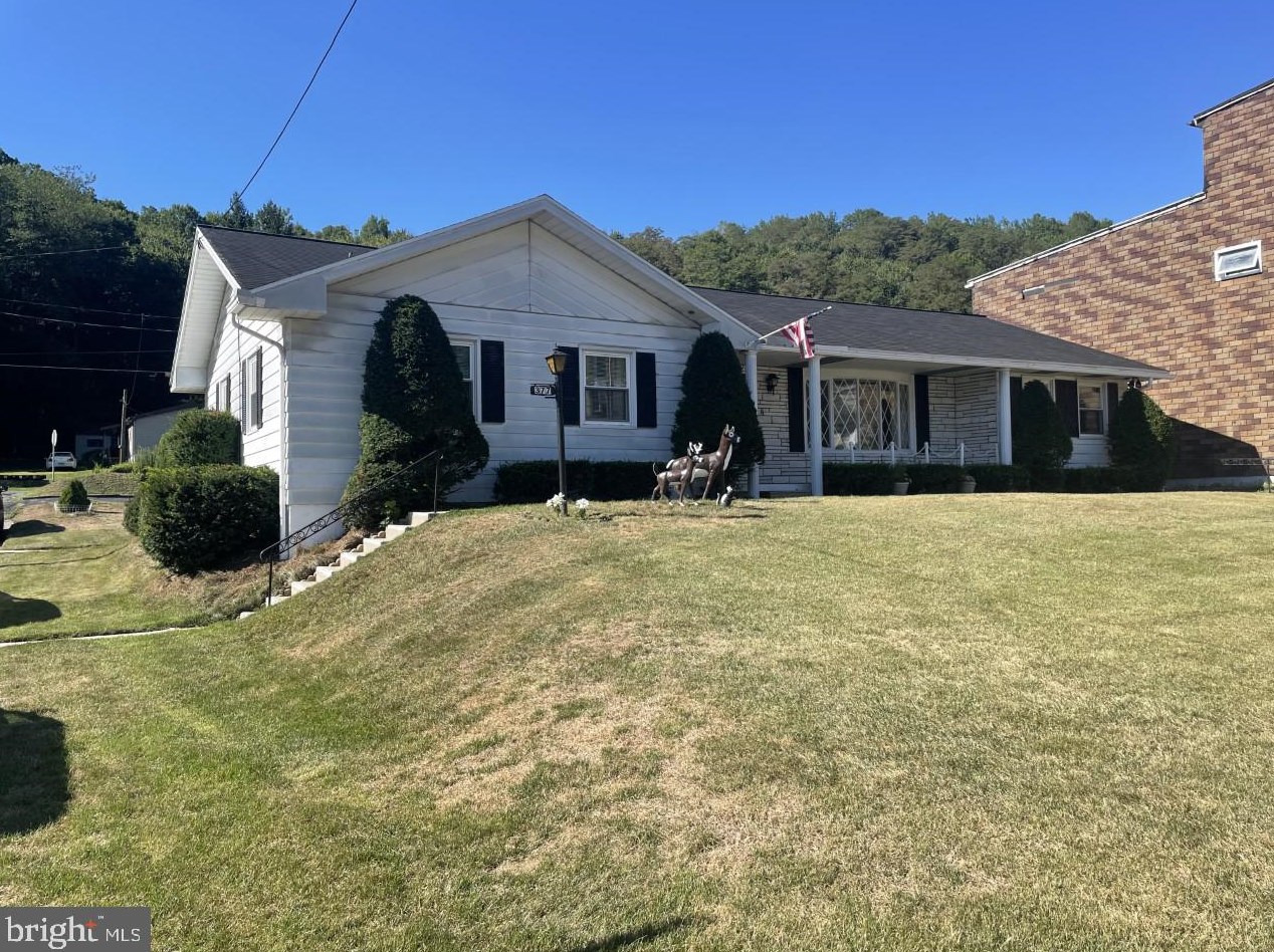 377 W Main St, Preston Hill, PA 17935