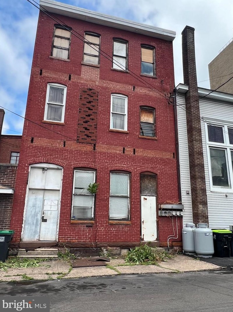 34-36 Center Street E, Glendon, PA 17948