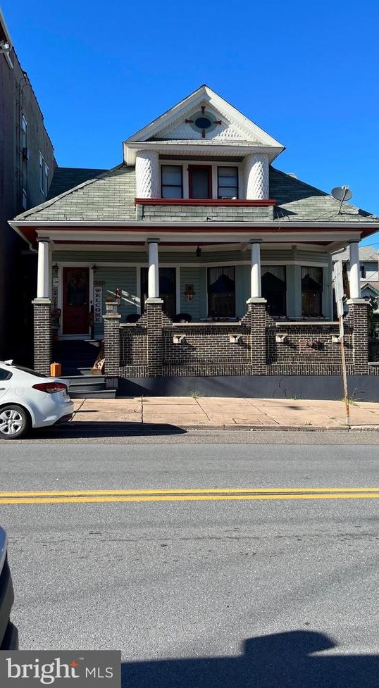 407 Broad St, Hometown, PA 18252-2107