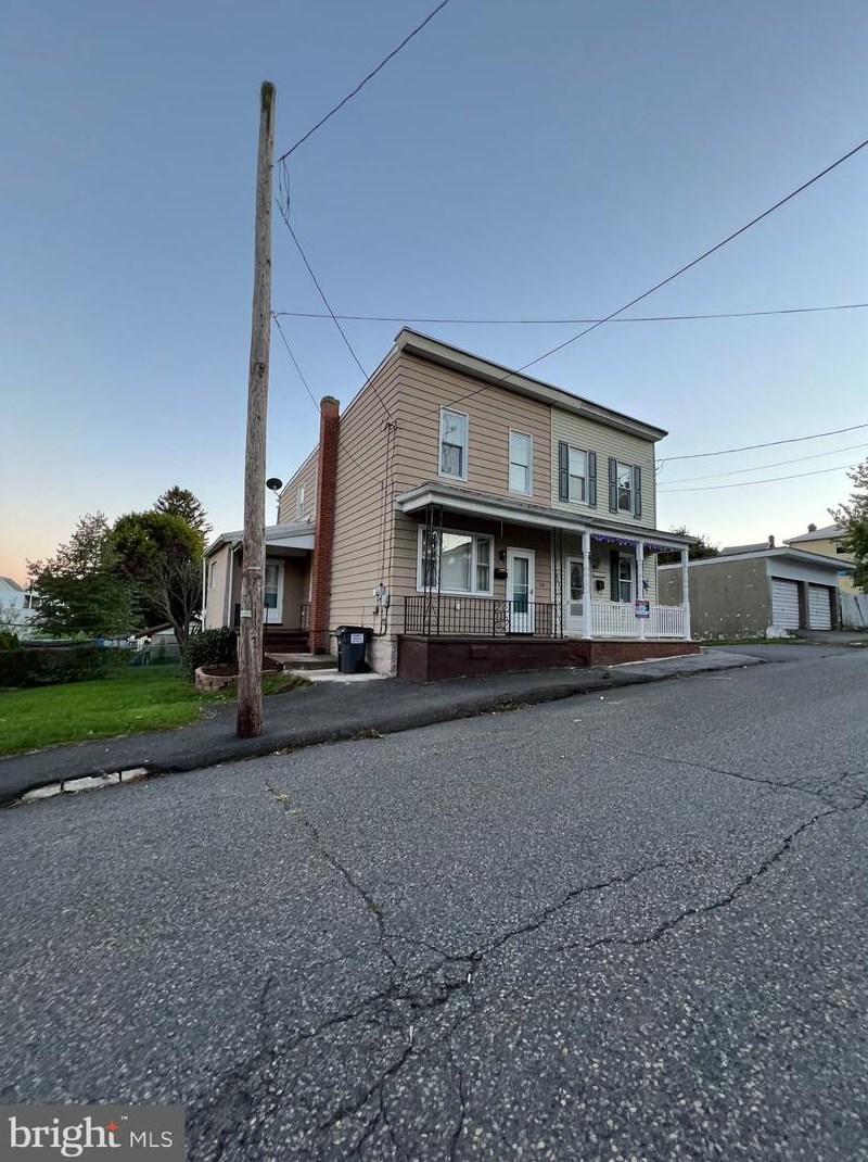 116 Pine St, Frackville, PA 17931-1320