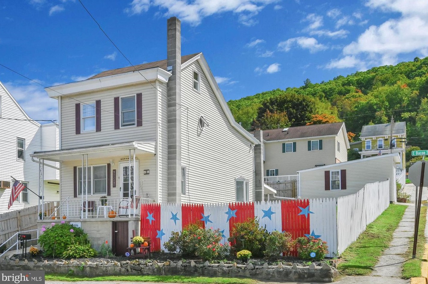 4 E Bacon St, Primrose, PA 17901