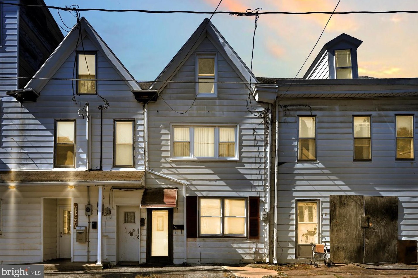 225 2nd St, Preston Hill, PA 17935-1305