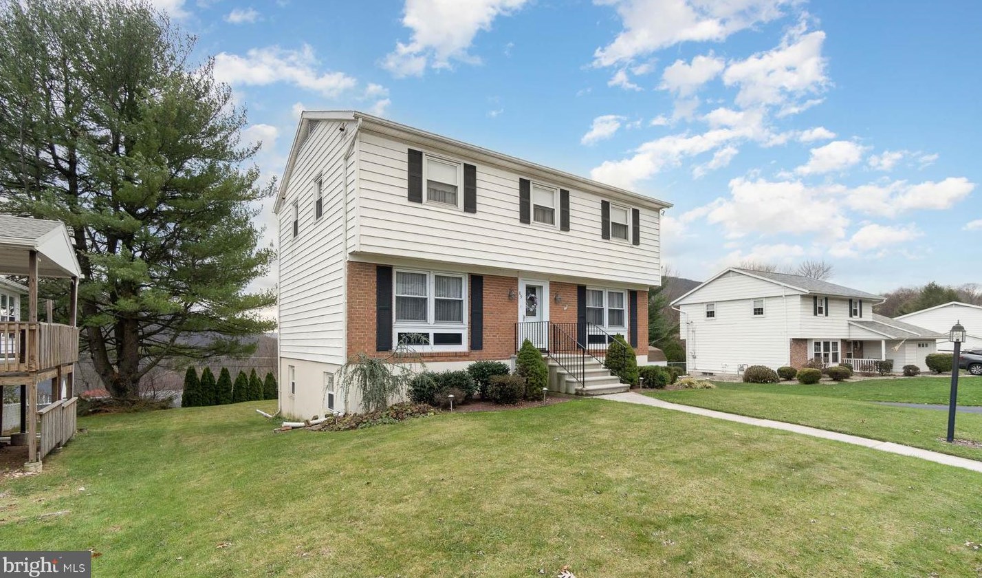 89 Deerfield Dr, Primrose, PA 17901