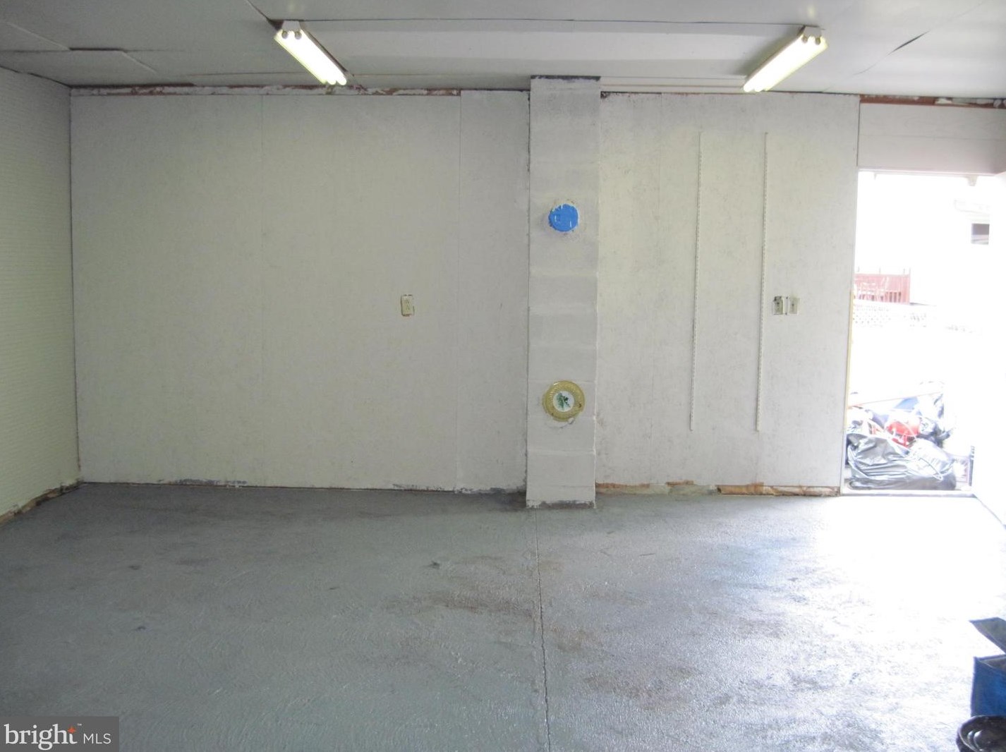 325 Schuylkill Ave, Hometown PA  18252-1521 exterior