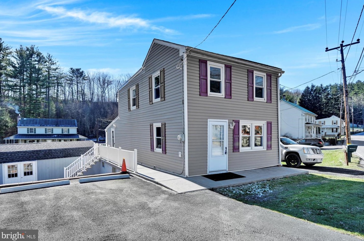 508 Forest Ln, Primrose, PA 17901