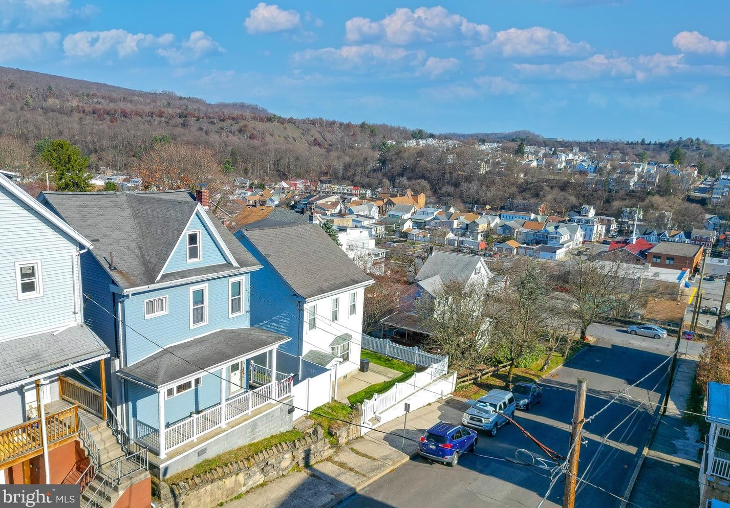 19 Clay St, Hometown, PA 18252