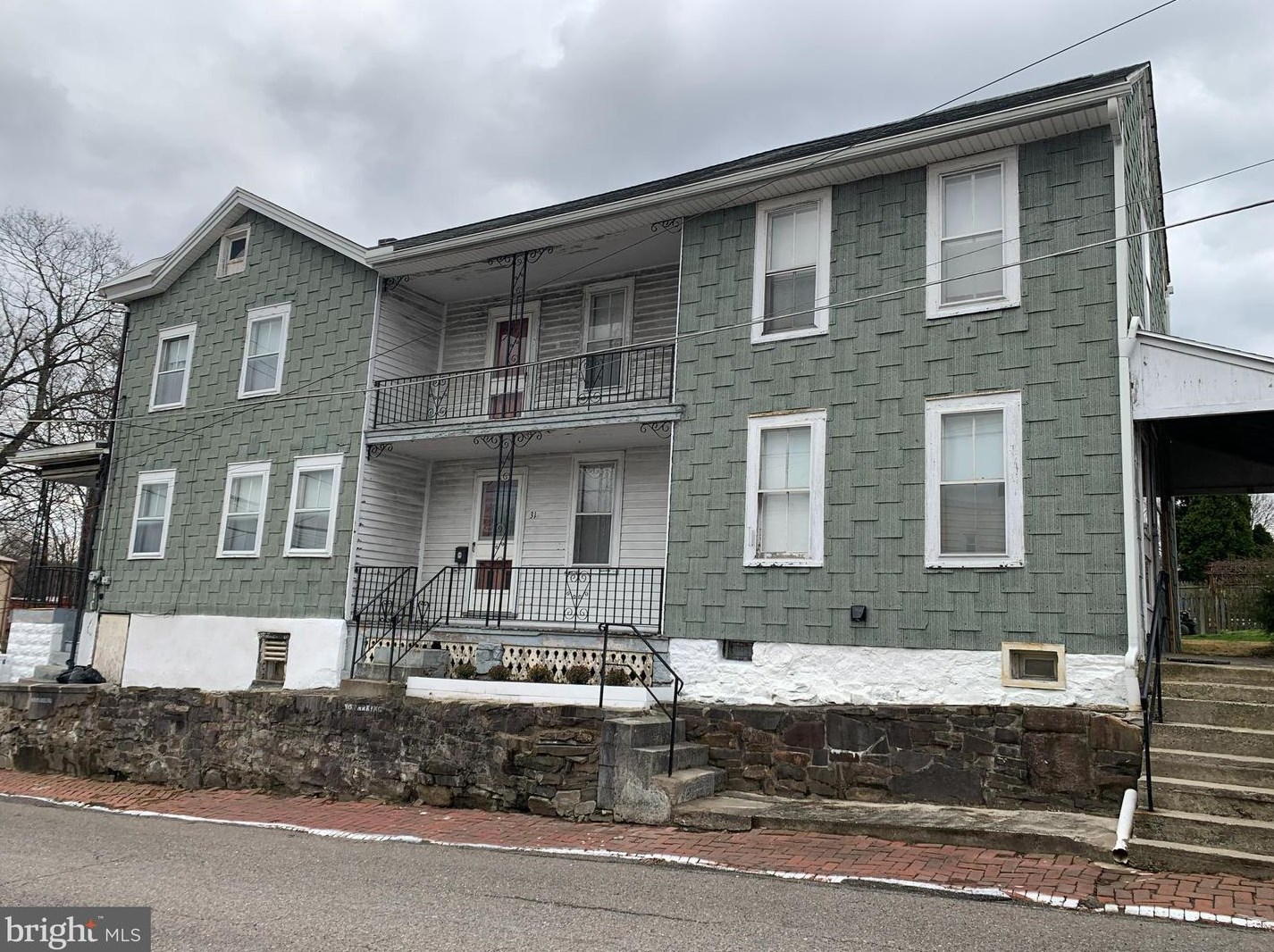 31 Front St, West Cressona, PA 17929