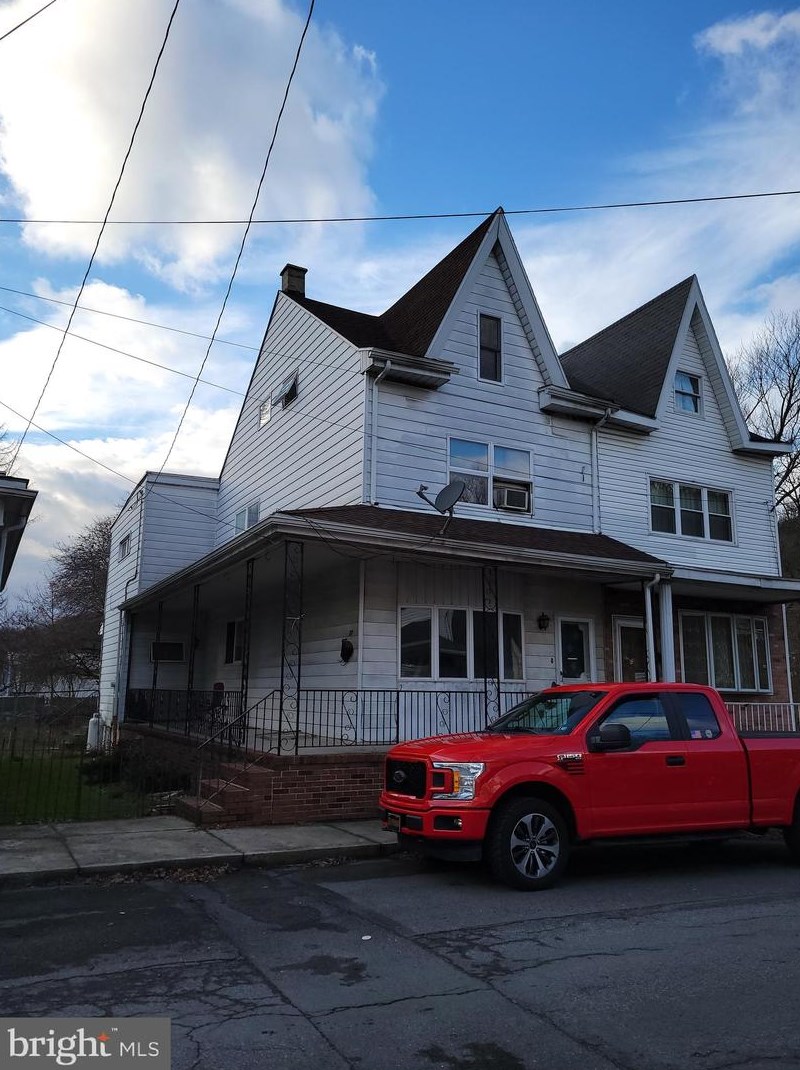17 Julia St, Preston Hill, PA 17935