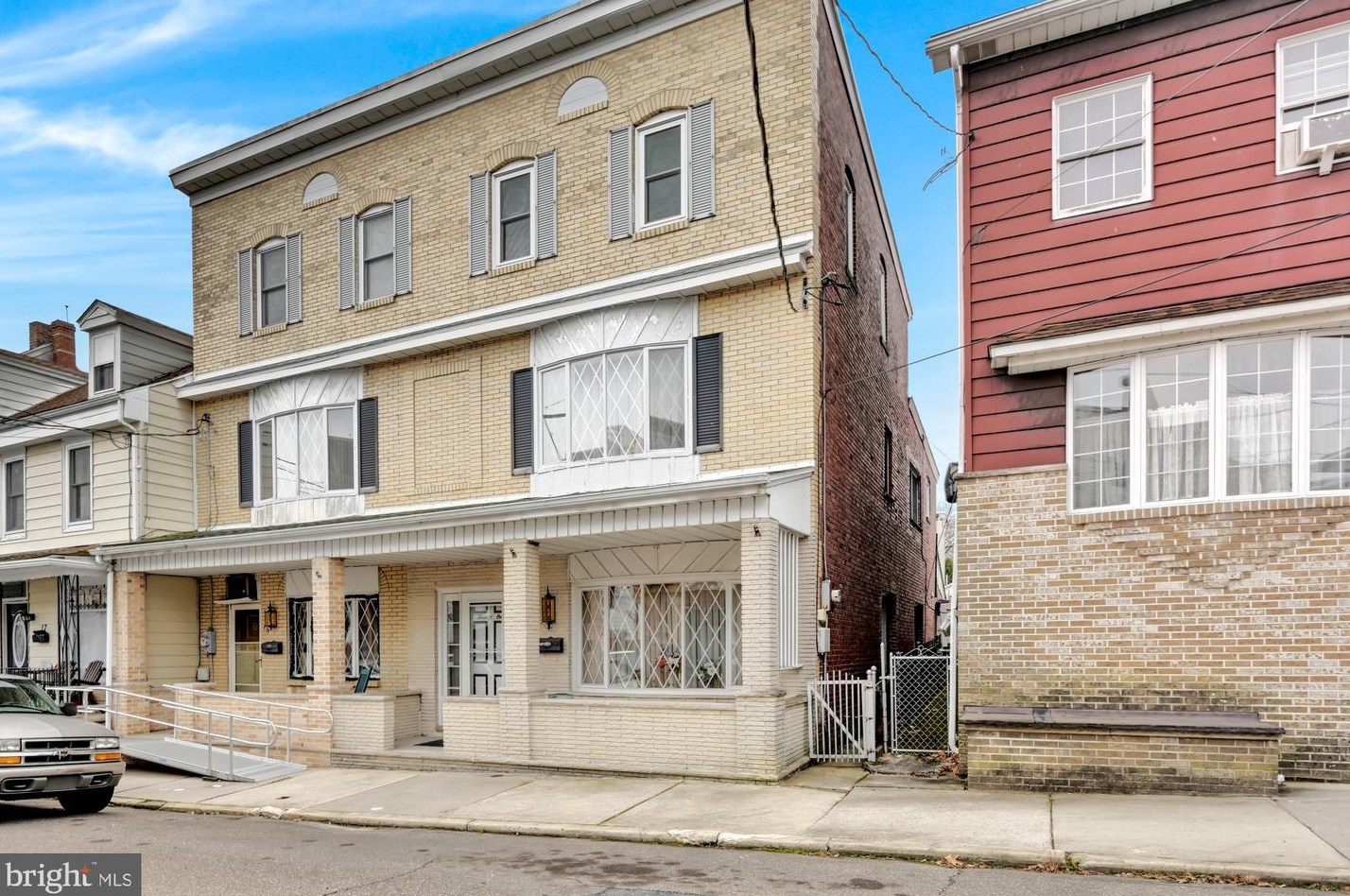 21 Water St, Kaska, PA 17959-1016