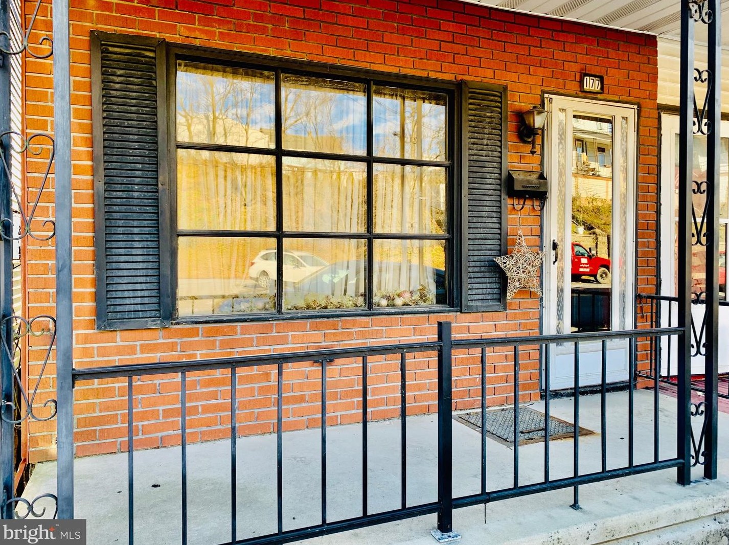 177 Valley St, Kaska, PA 17959-1228