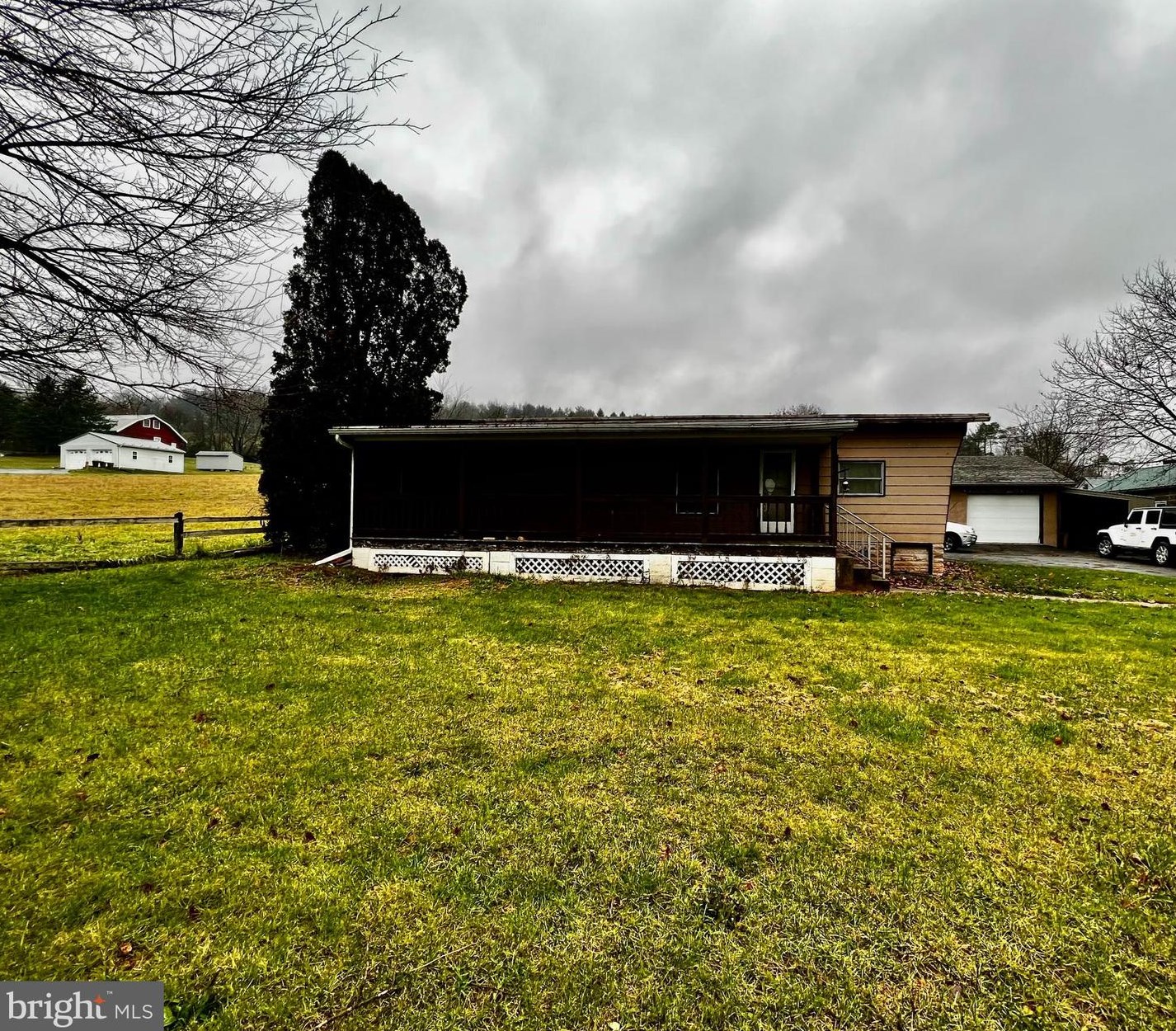 408 Oak Grove Rd, Lincoln Colliery, PA 17963