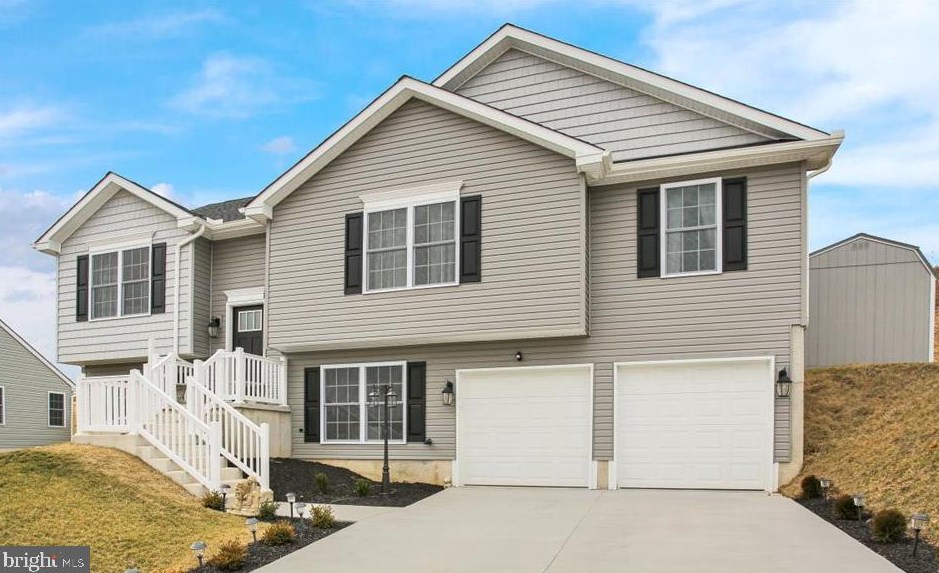12 Ridge Vista Dr, Lincoln Colliery, PA 17963