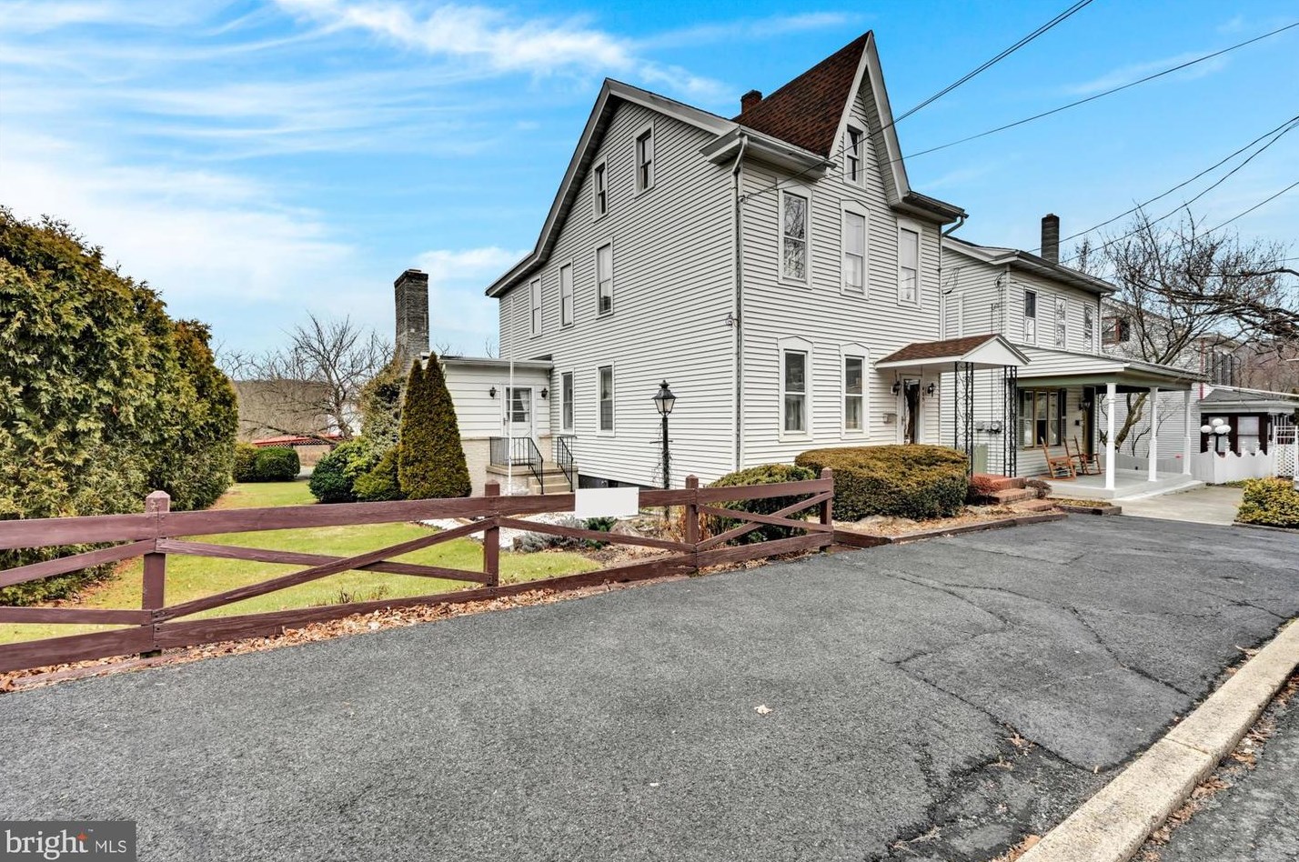 405 N Warren St, Molino, PA 17961