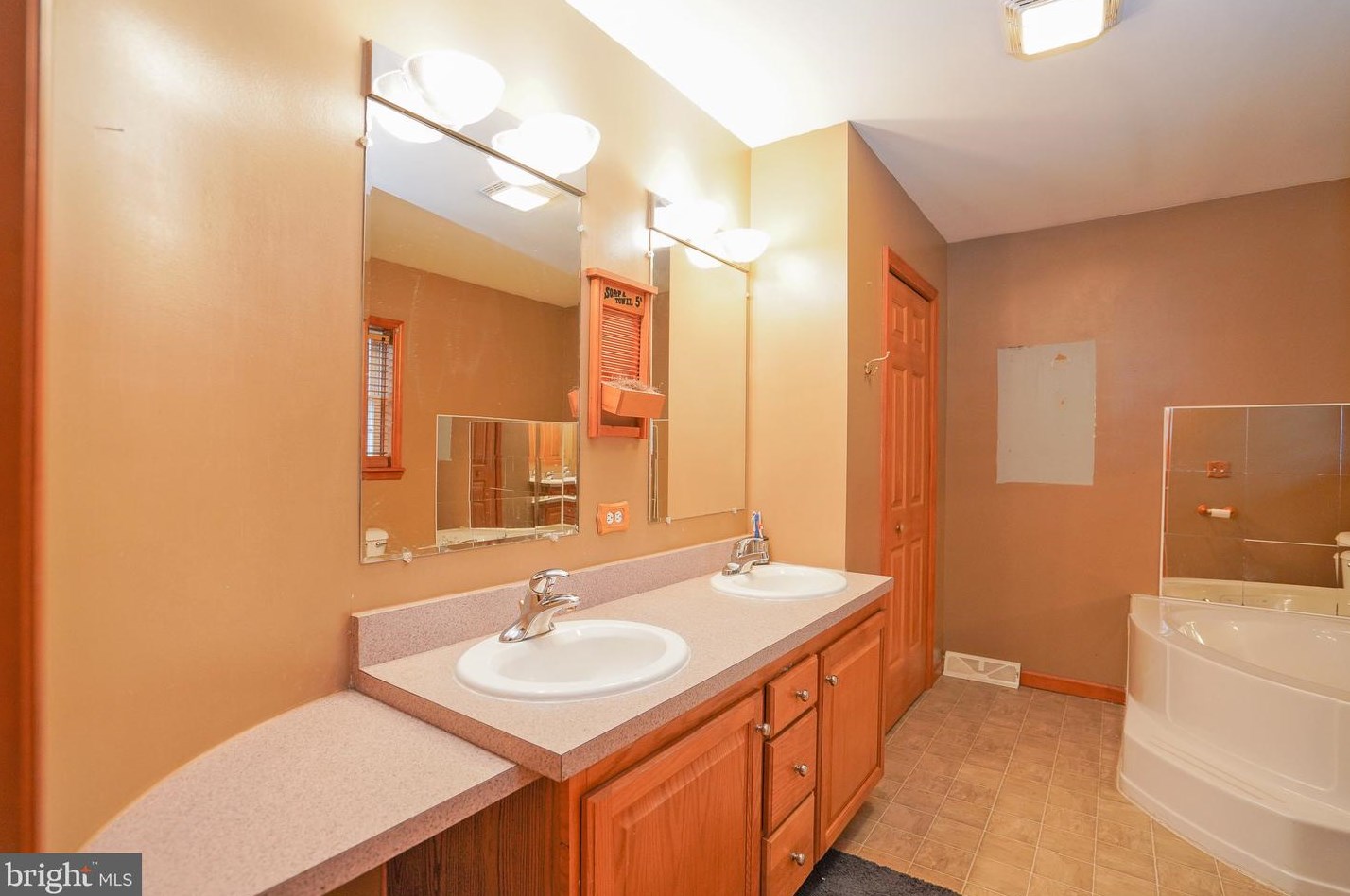 250 Whitetail Crossing Rd, Hometown PA  18252-5433 exterior