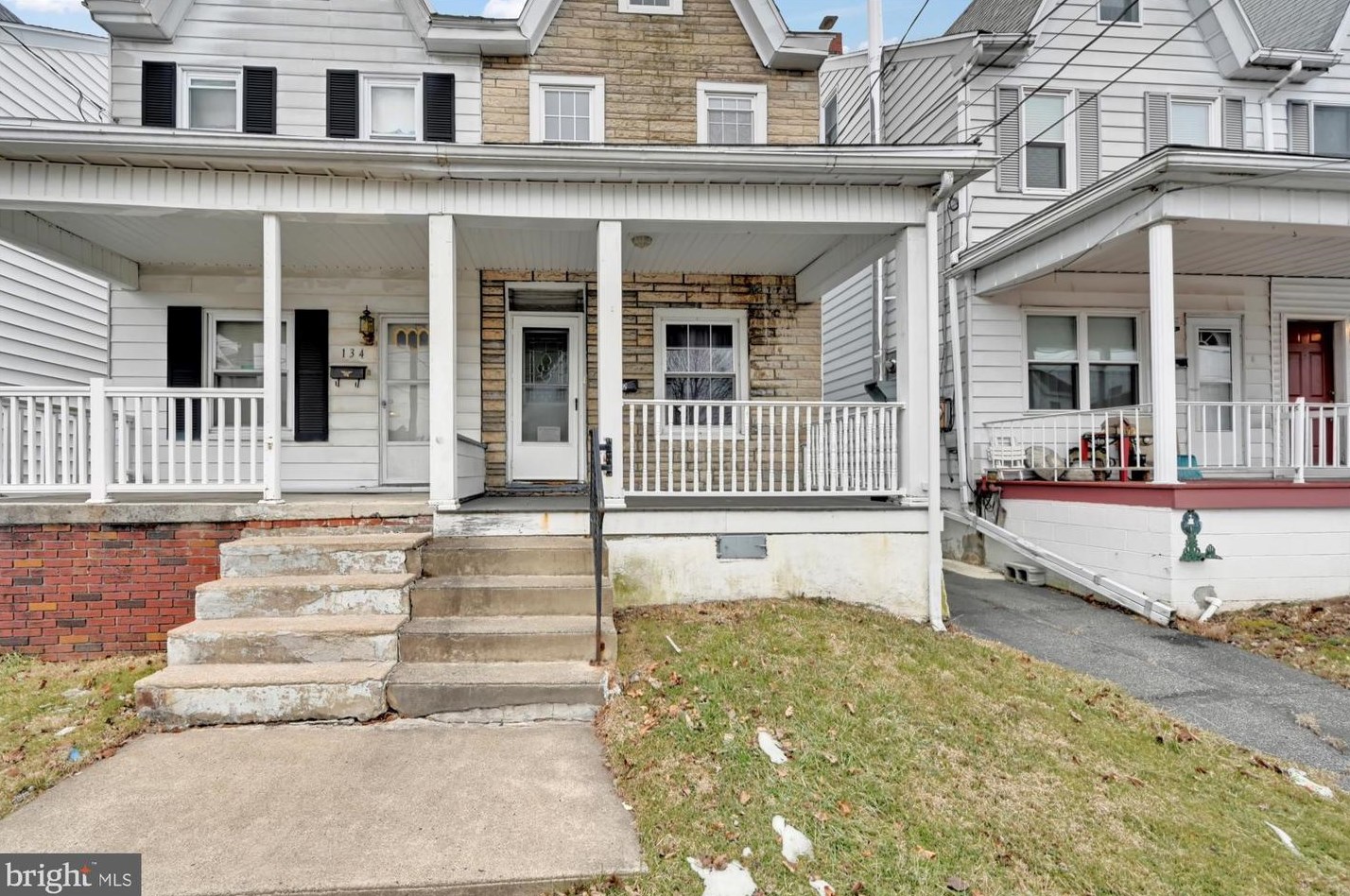 132 S 2nd St, Frackville, PA 17931