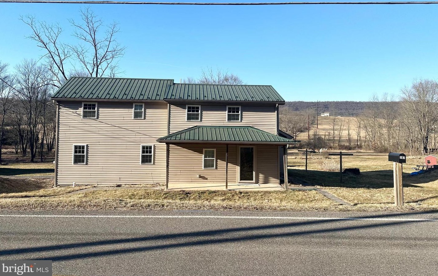 107 Sweet Arrow Lake Rd, Lincoln Colliery, PA 17963