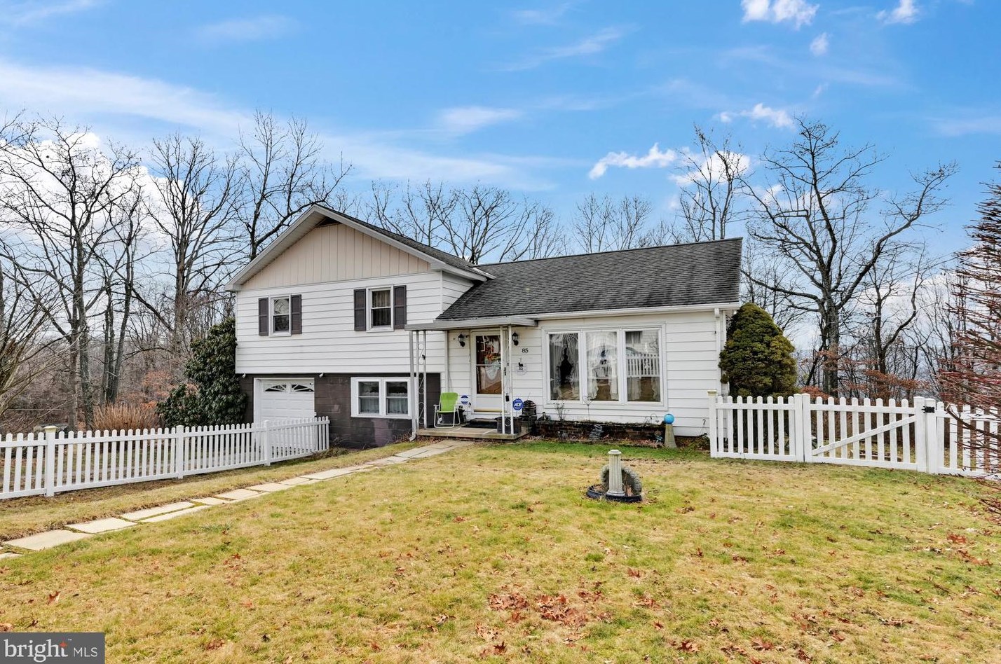 85 Weston Pl, Yatesville, PA 17976-1004