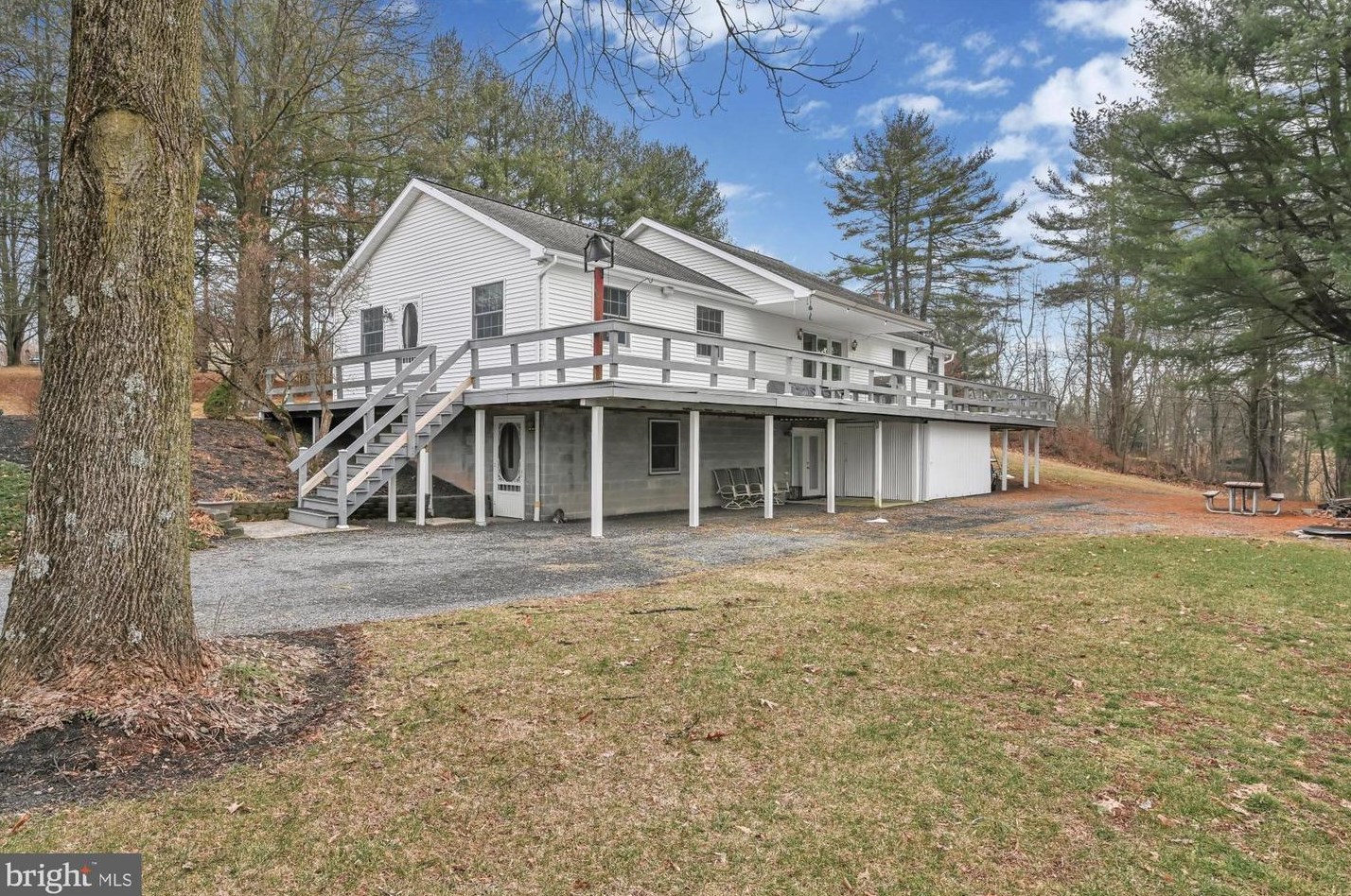 288 Moonhill Dr, Schuylkill Haven, PA 17972