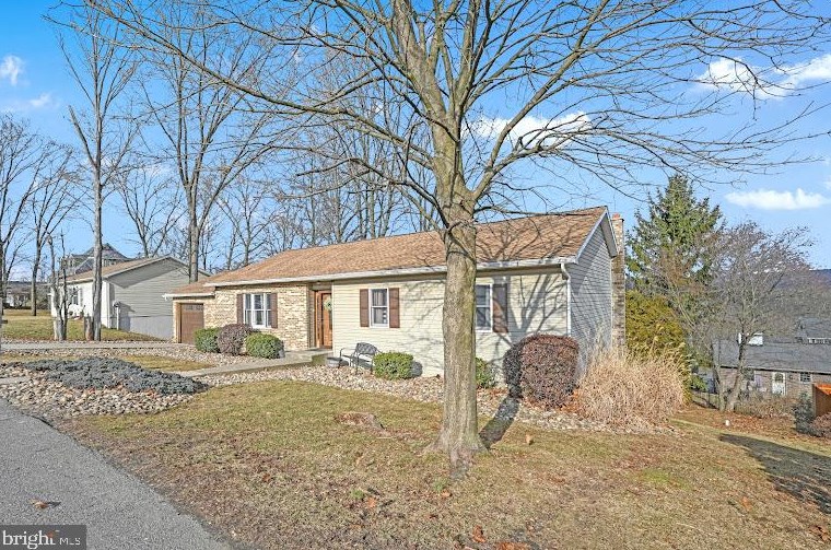 549 Pine St, Primrose, PA 17901