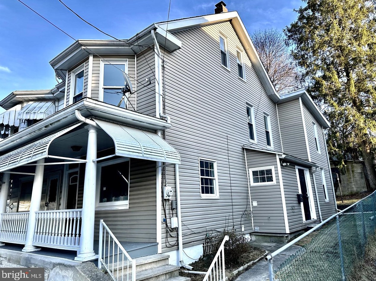 136 E Ridge St, Coaldale, PA 18218