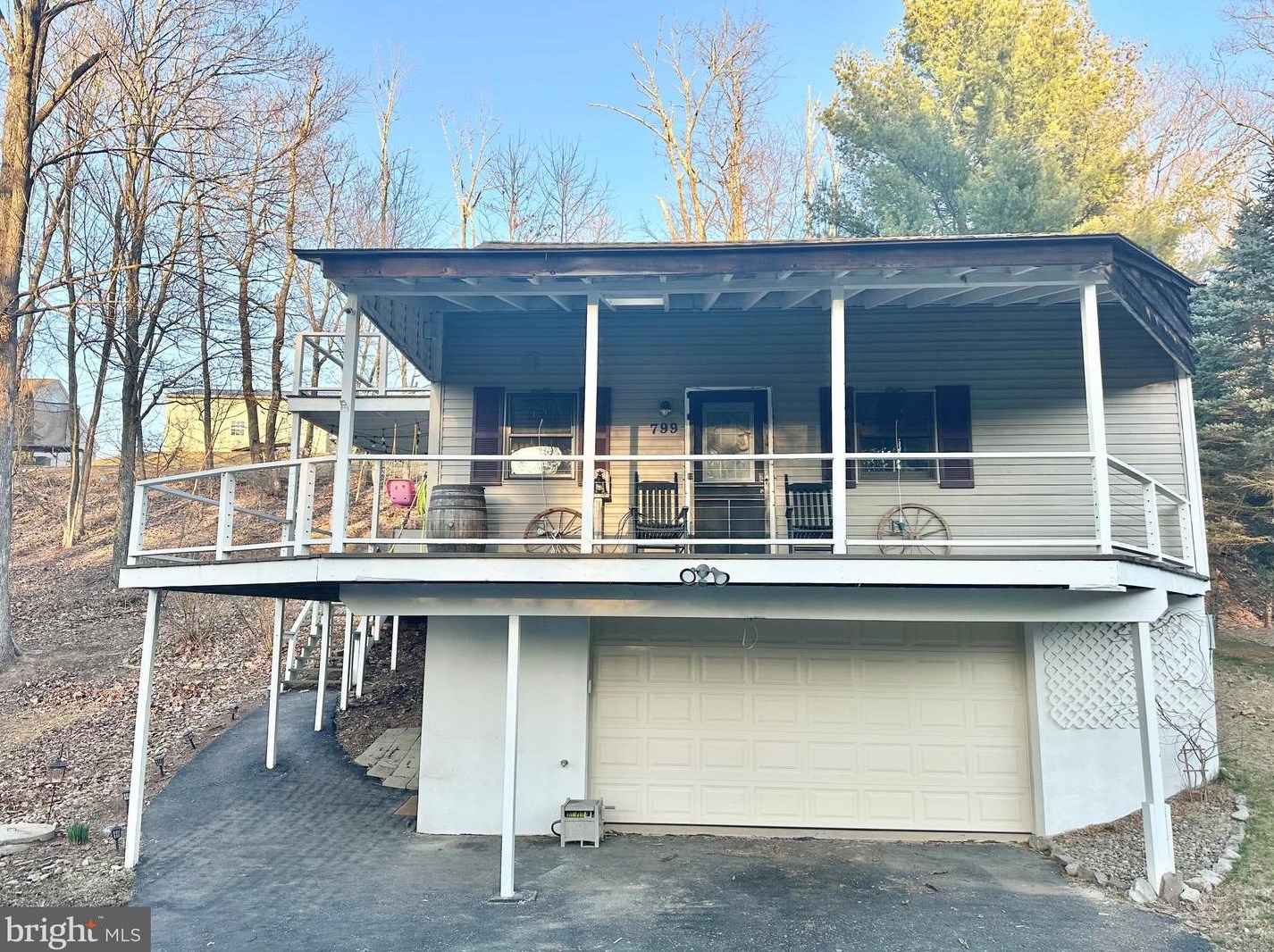 799 Cherokee Dr, Brommerstown, PA 17922-9554