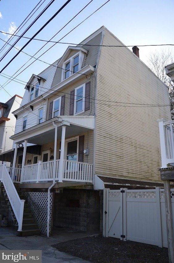 715 N 2nd St, Primrose, PA 17901