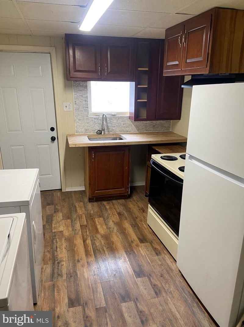 324 Orwigsburg St, Hometown, PA 18252-2312