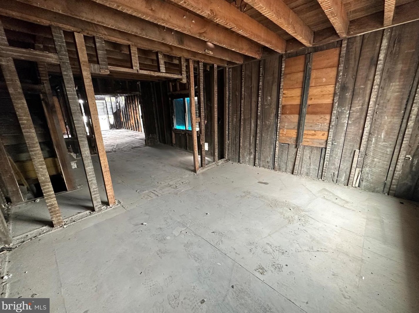 146 N Railroad Ave, Frackville, PA 17931
