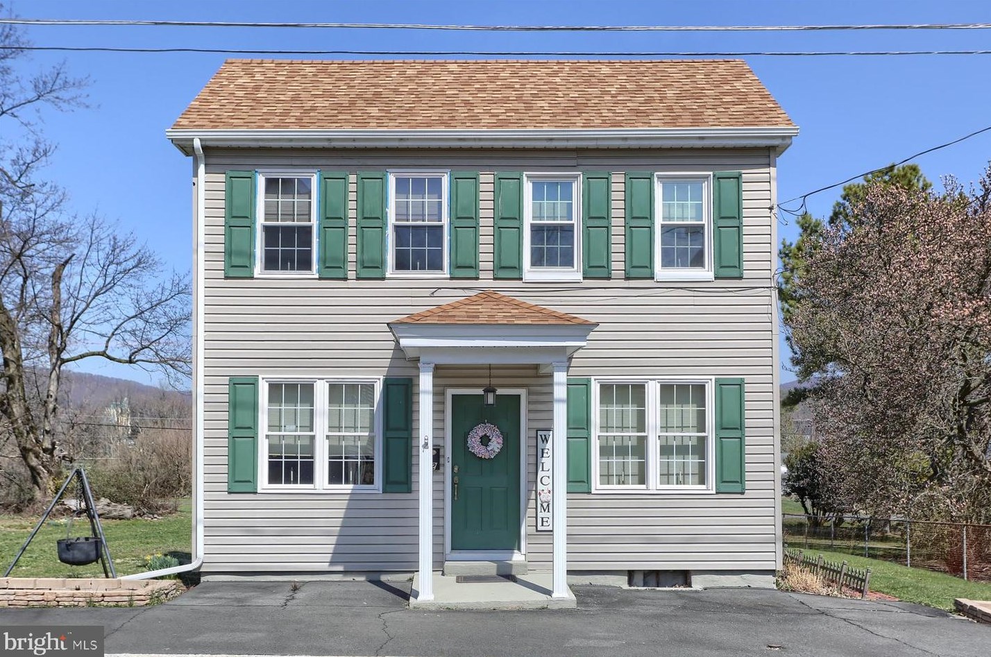 42 Schuylkill St, West Cressona, PA 17929