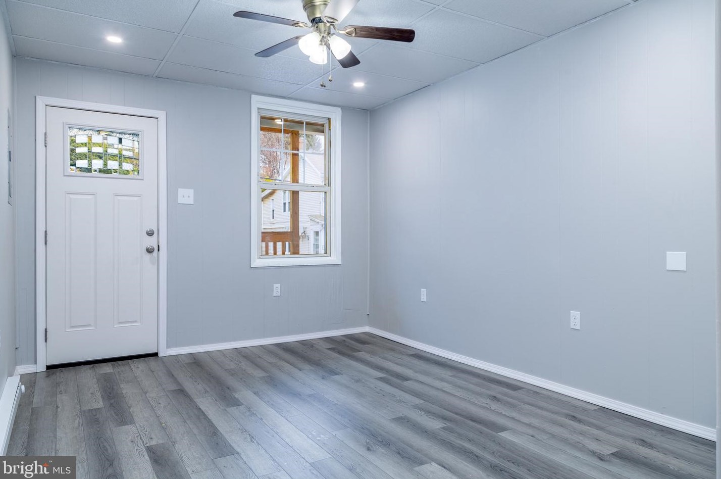 134 W Spruce St, Hometown, PA 18252