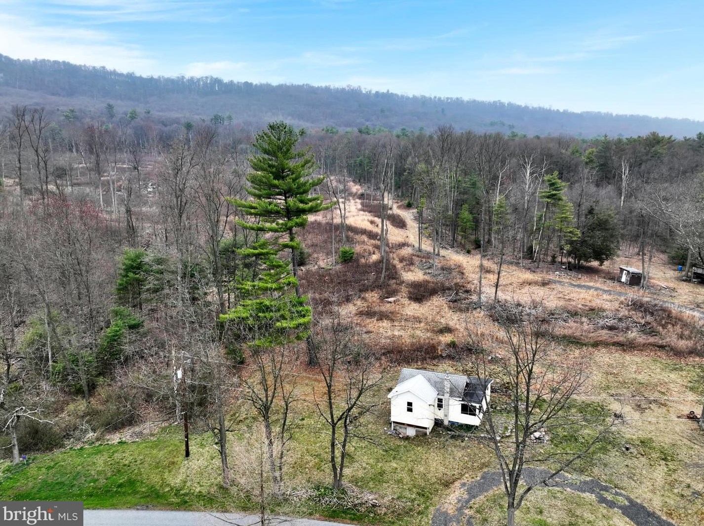 87 S Saw Mill Rd, Lincoln Colliery, PA 17963