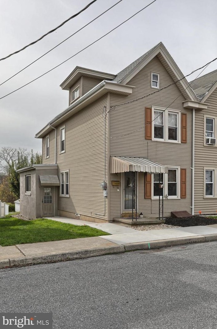 325 W Independence St, Molino, PA 17961