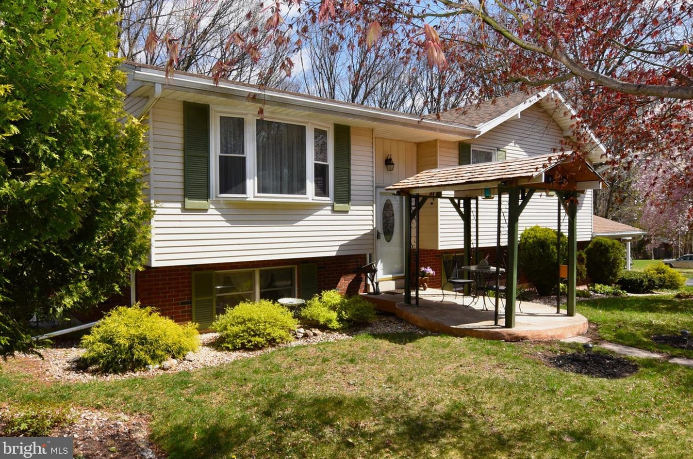 3 Oak Ave, Barnesville, PA 18214
