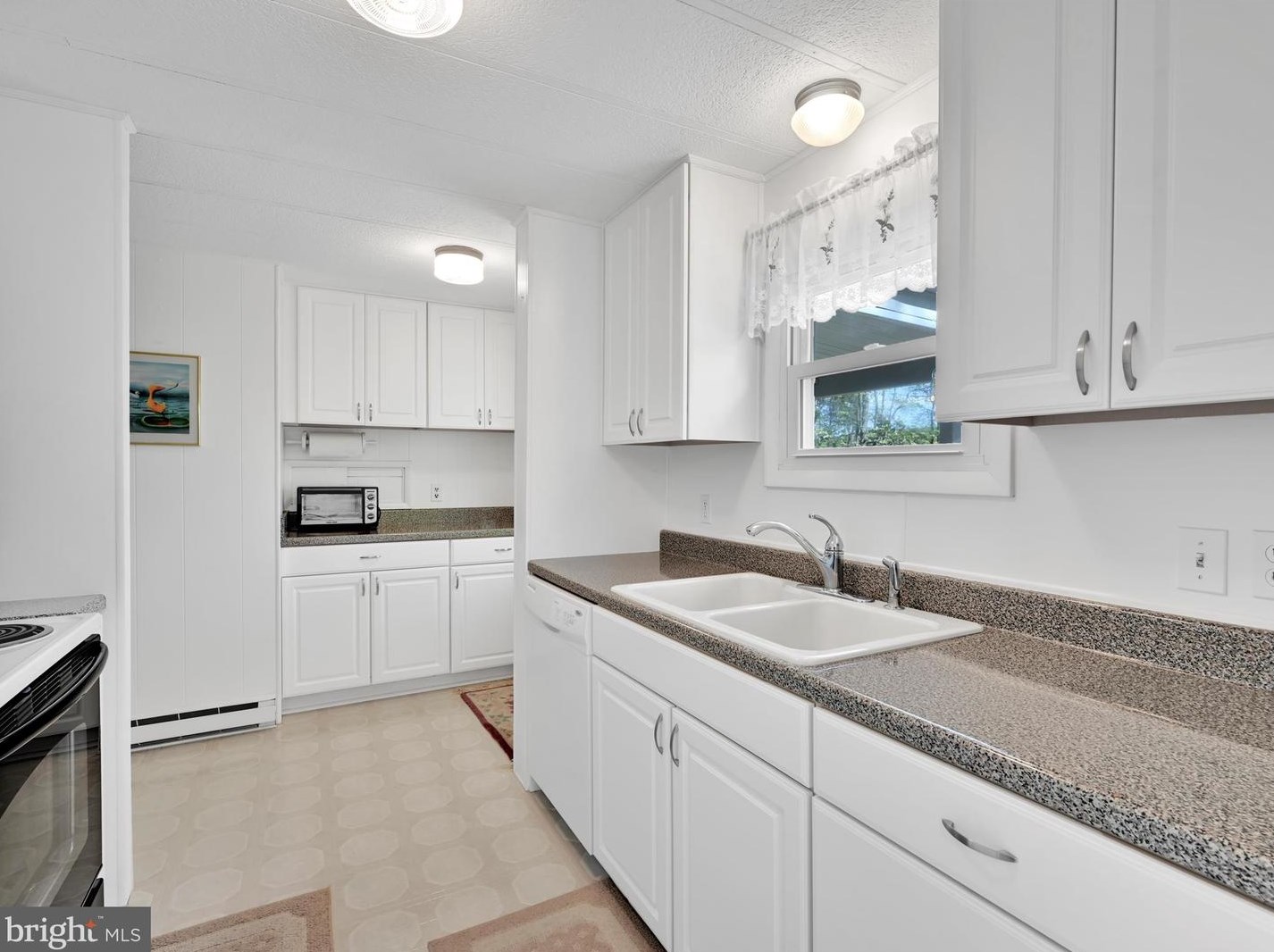 2211 Wynonah Dr, Brommerstown PA  exterior