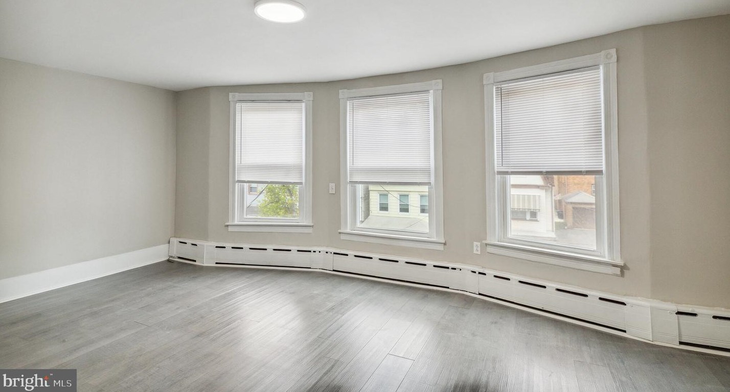 312 Pine St #3, Hometown, PA 18252