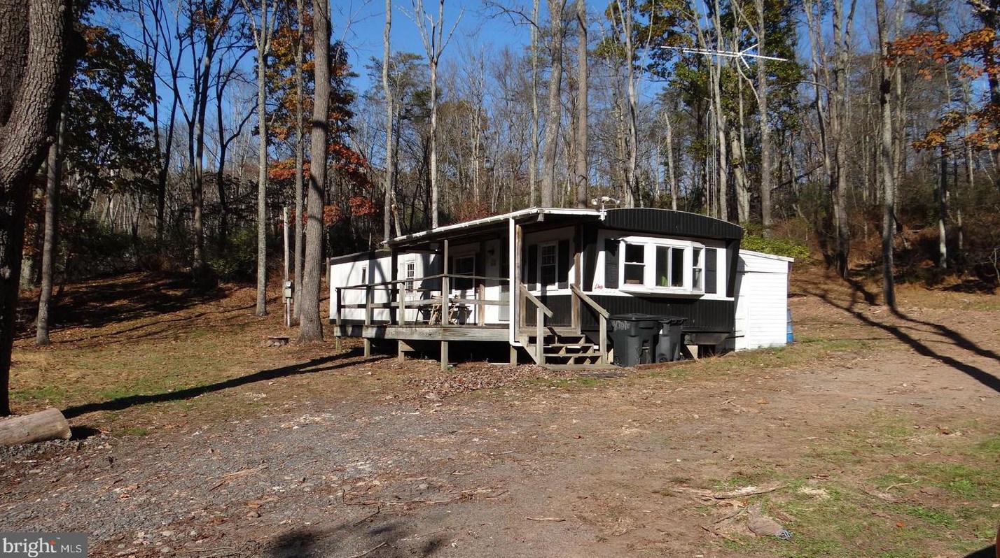 37 Hart Rd, Brommerstown, PA 17922