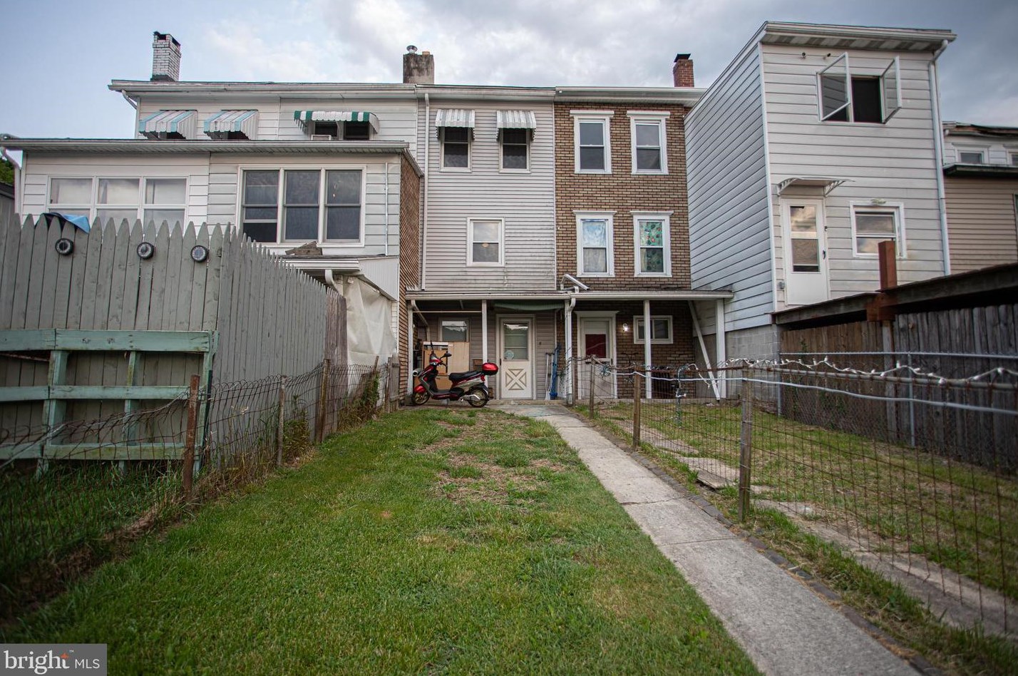 31 Lehigh St, Coaldale, PA 18218-1522