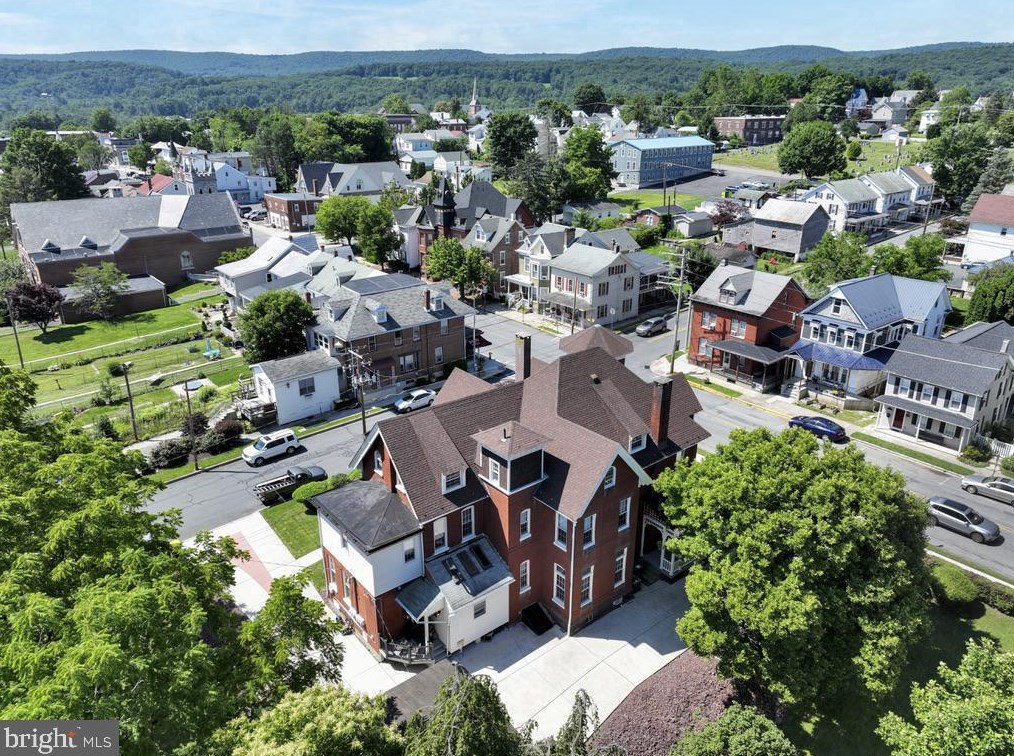 302 E Market St, Molino, PA 17961