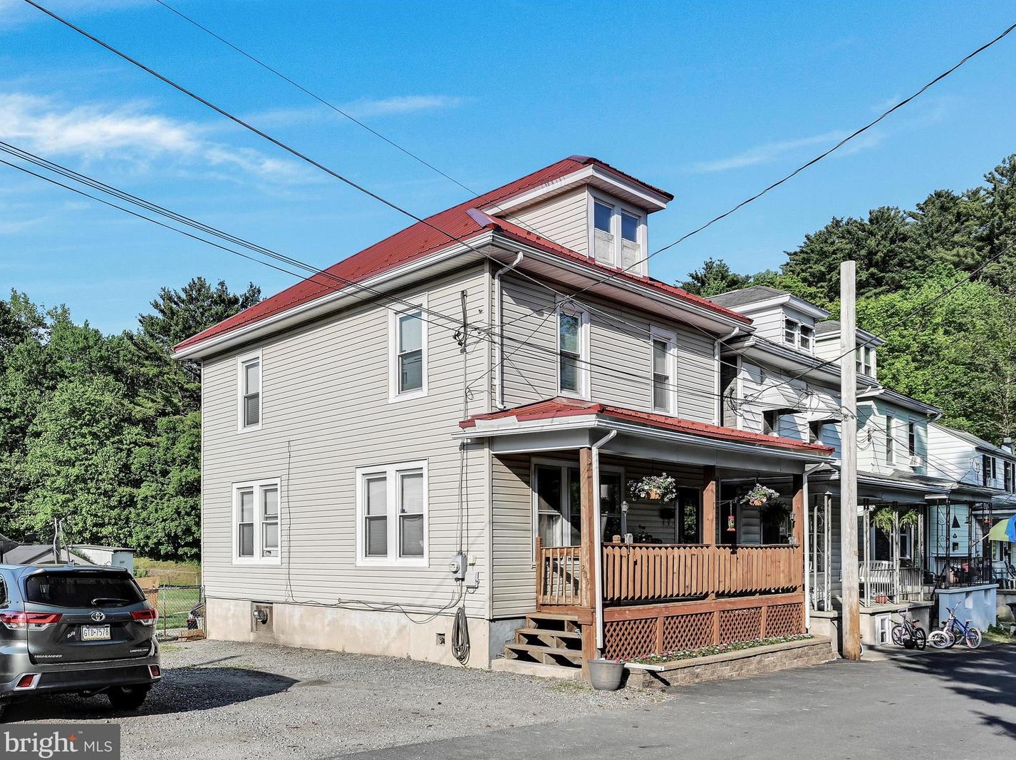 205 Macomb St, Kaska, PA 17959-1211