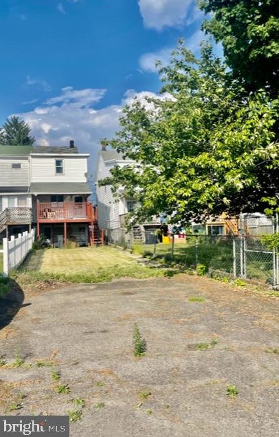 22 2nd St, Frackville, PA 17931-1630