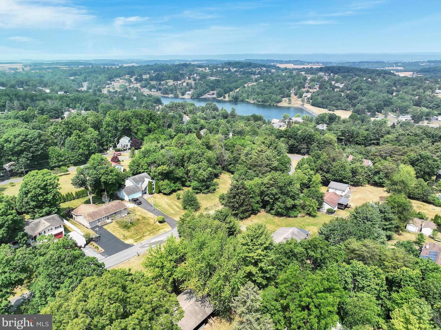569 Rawhide Dr, Brommerstown, PA 17922-9549