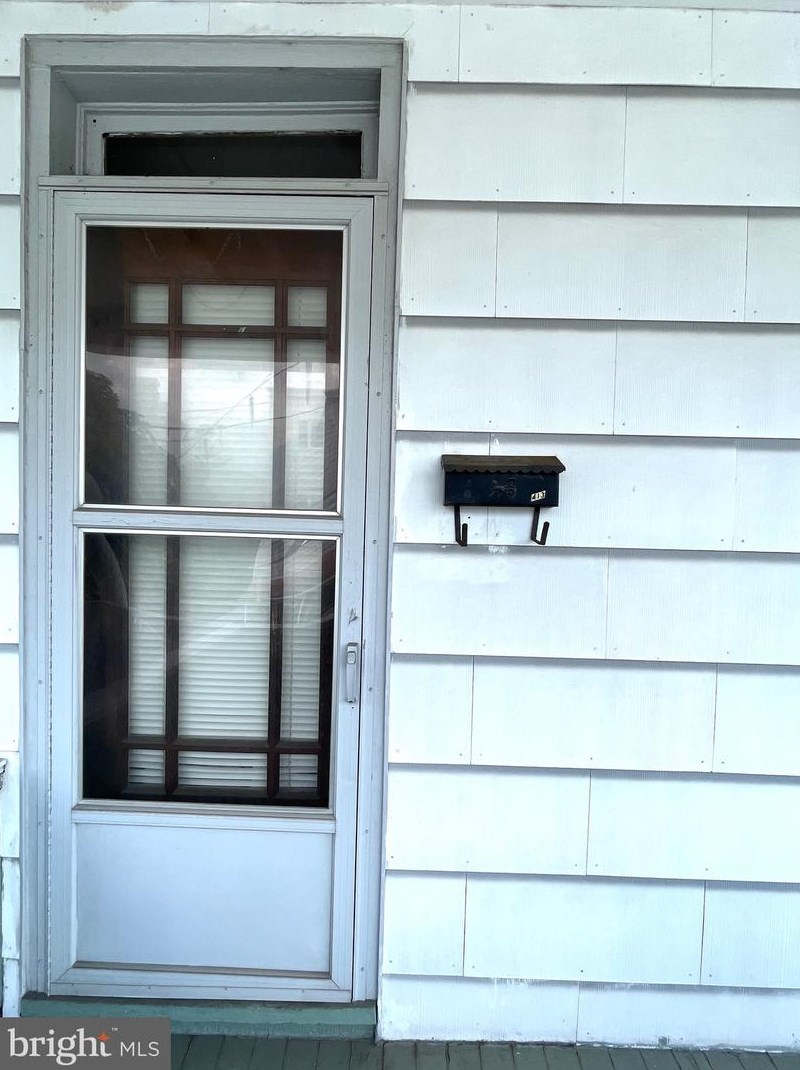 413 Elizabeth St, Hometown, PA 18252-1525