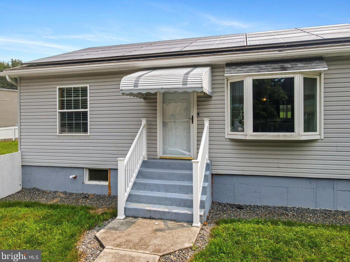 301 6th St, Coaldale, PA 18218