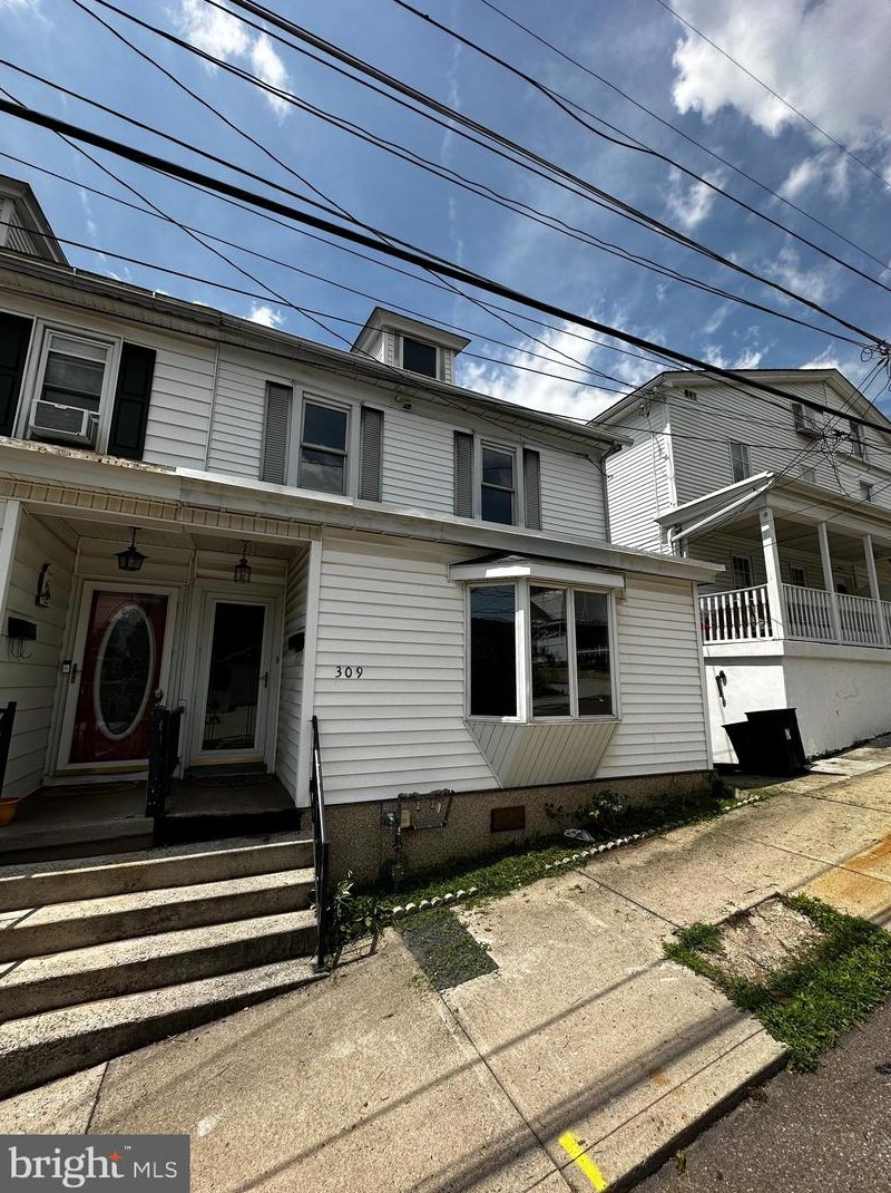 309 Fleet St, Primrose, PA 17901