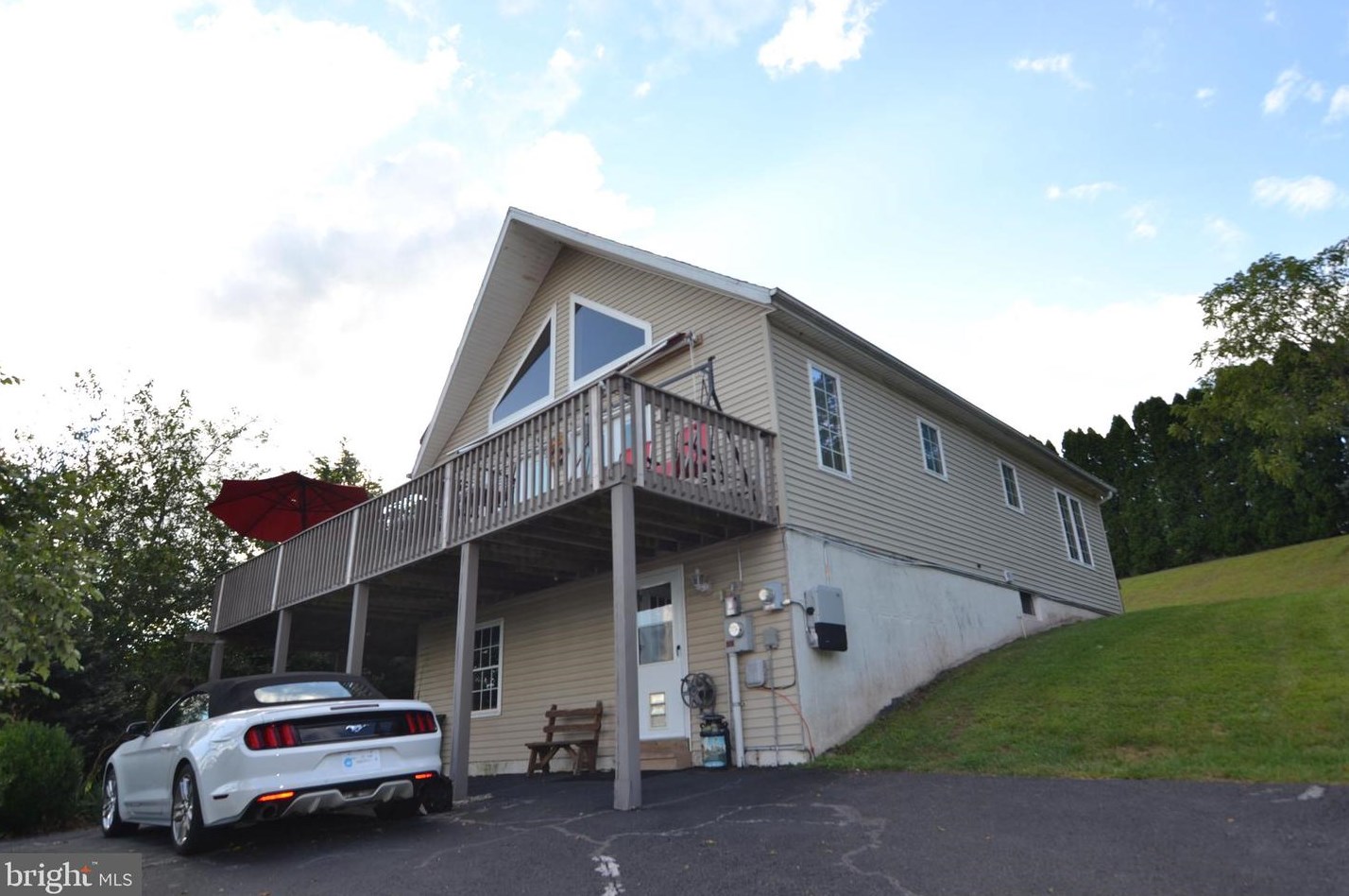1046 Indian Dr, Brommerstown, PA 17922-9219