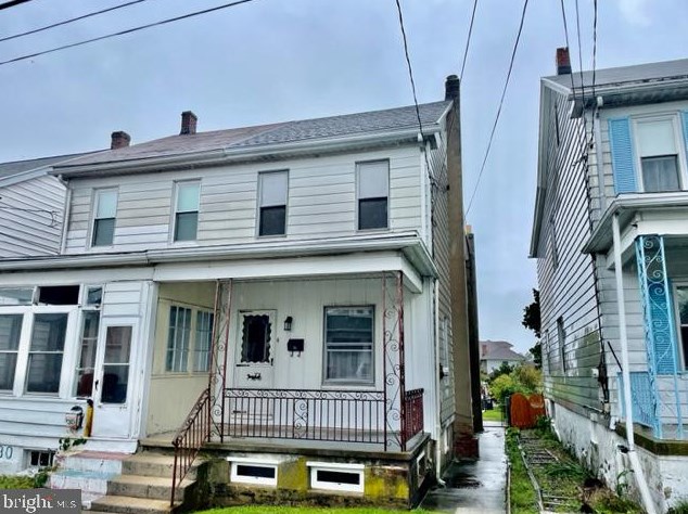 28 2nd St, Frackville, PA 17931-1630