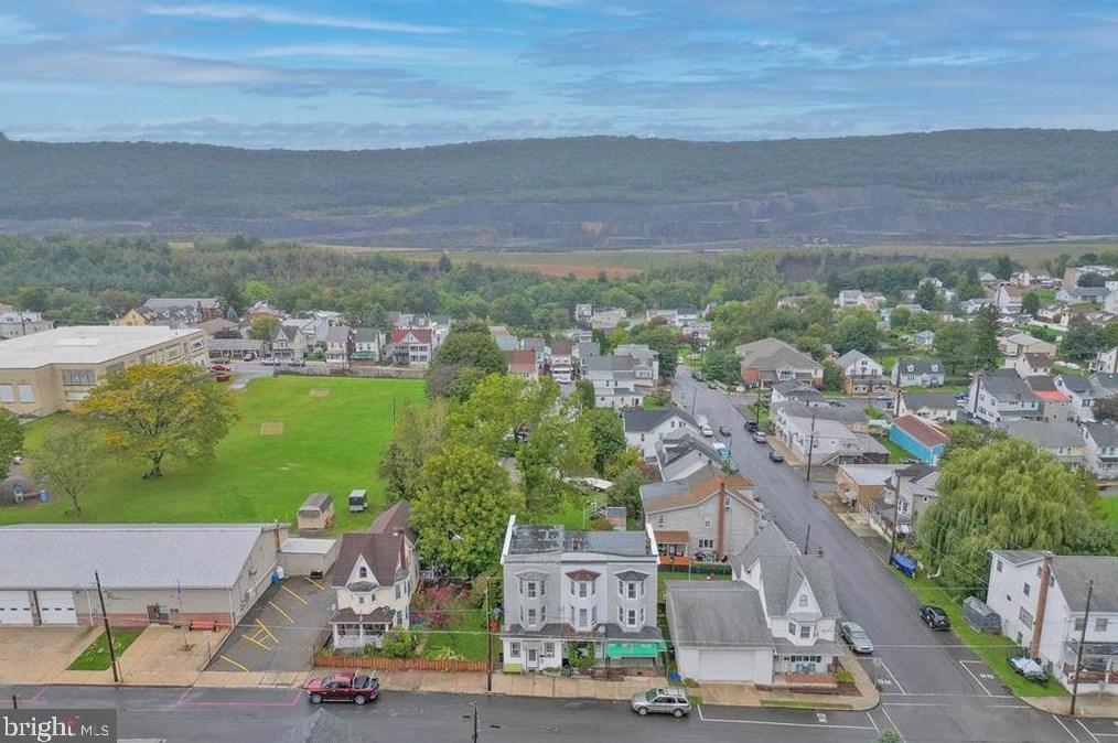 107 W High St, Coaldale, PA 18218