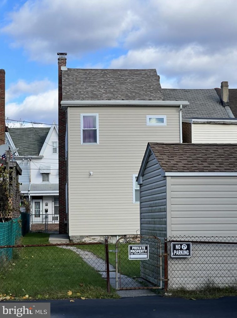 136 Balliet St, Frackville, PA 17931-1328