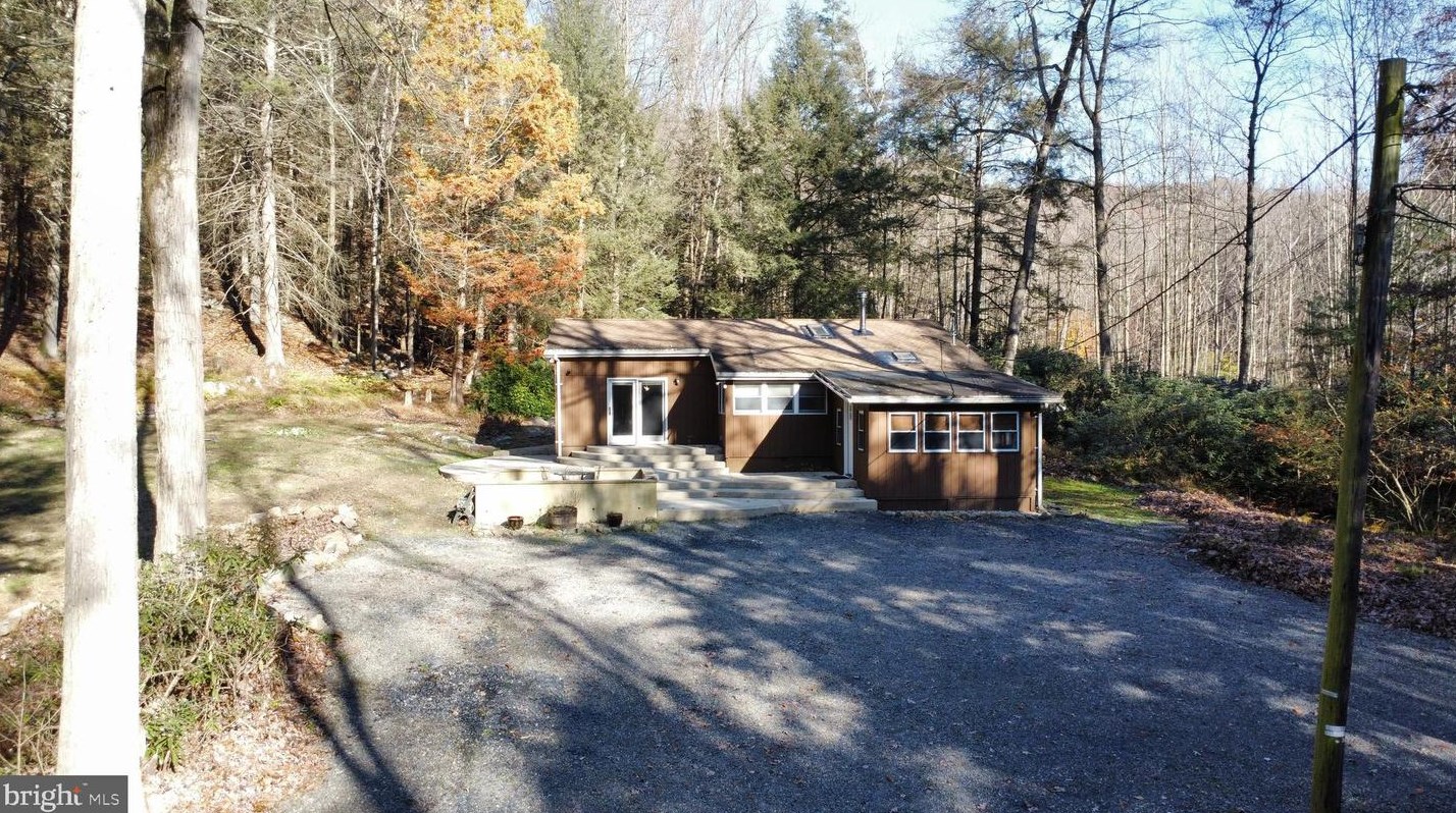 83 Drehersville Rd, Molino, PA 17961